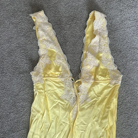 Rumored Yellow Maxi Dress with Lace Detail - Picture 2 of 4